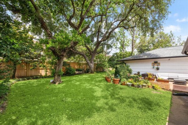 1902 Chimney Rock Road  Houston 77056 Harris - Image 14