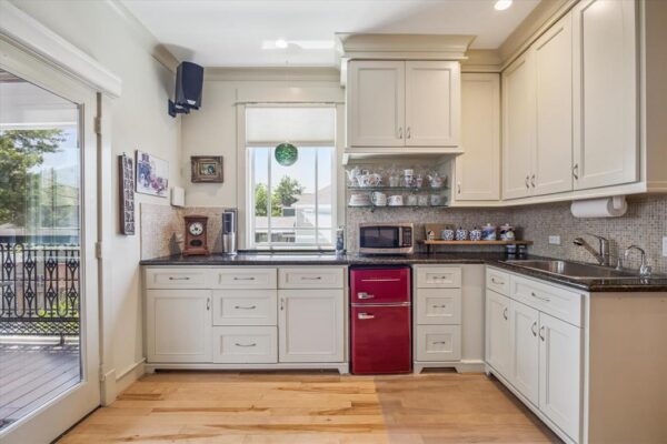 945 Waverly Street  Houston 77008 Harris - Image 32