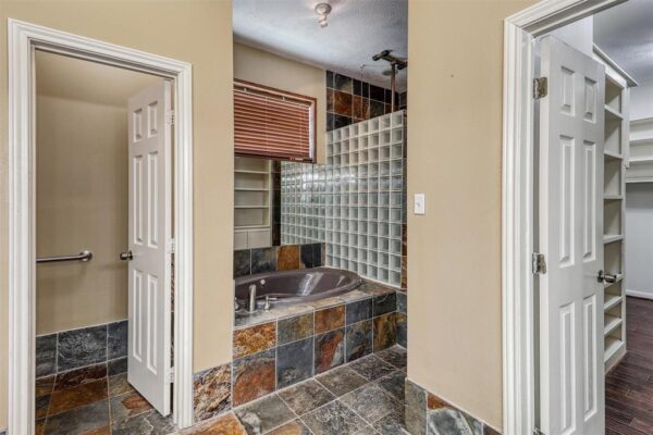 1607 E Bonner Street  Houston 77007 Harris - Image 33