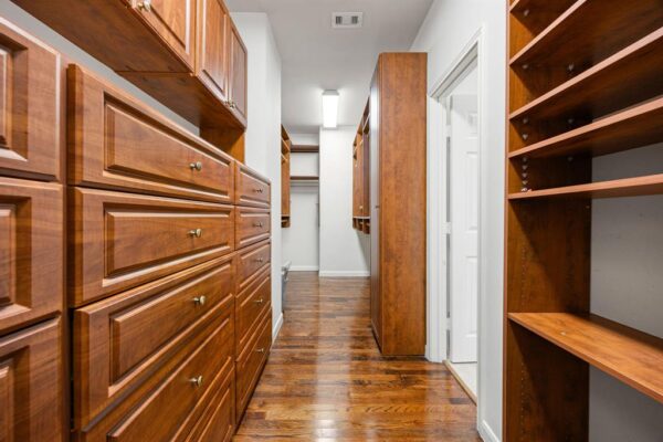 111 N Wynden Estates Court  Houston 77056 Harris - Image 40