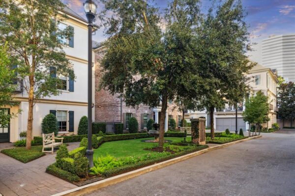 2127 Bancroft Street  Houston 77027 Harris - Image 38