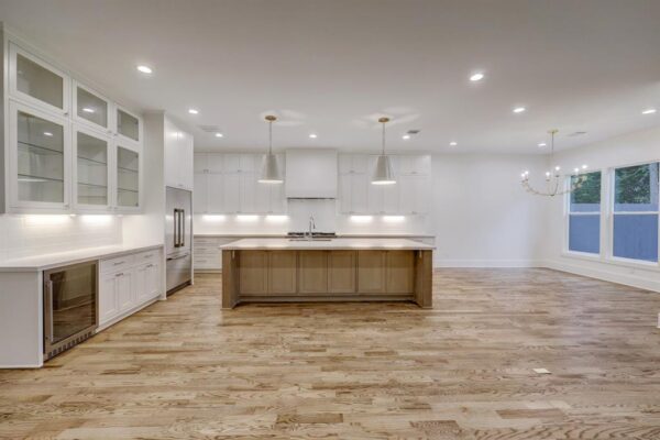 1614 Woodcrest Drive  Houston 77018 Harris - Image 4
