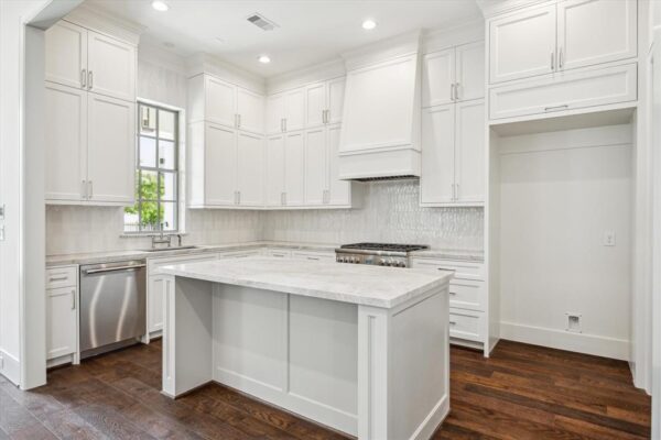 209 Sutton Row Place  Houston 77024 Harris - Image 4