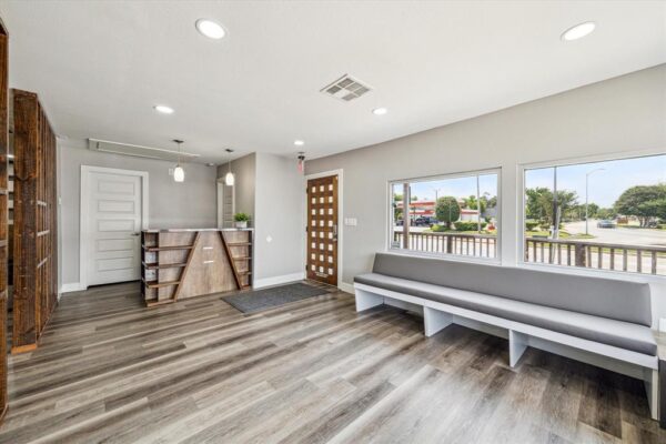 2106 Antoine Drive  Houston 77055 Harris - Image 5