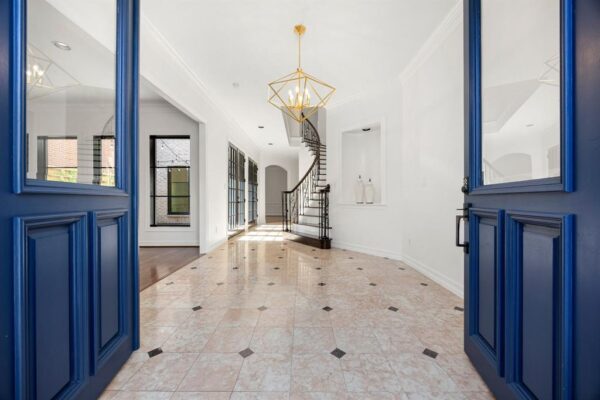 111 N Wynden Estates Court  Houston 77056 Harris - Image 6
