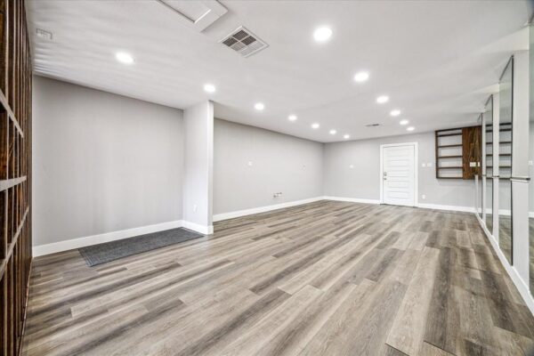 2106 Antoine Drive  Houston 77055 Harris - Image 7