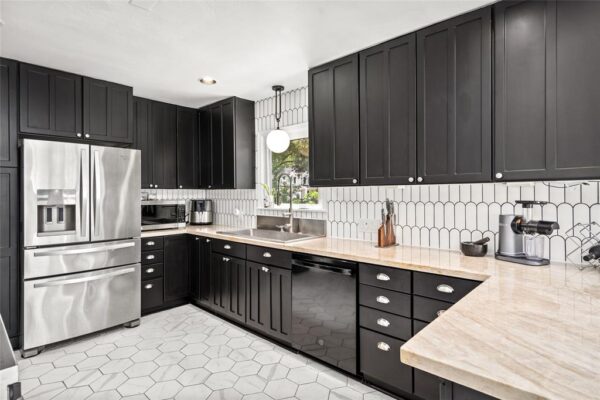 208 W 34th Street  Houston 77018 Harris - Image 8