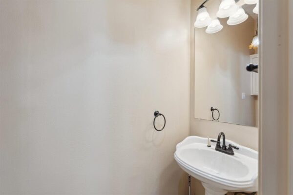3201 White Oak Drive  Houston 77007 Harris - Image 8