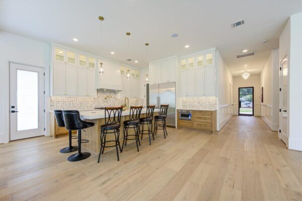 3909 Ella Boulevard  Houston 77018 Harris - Image 9
